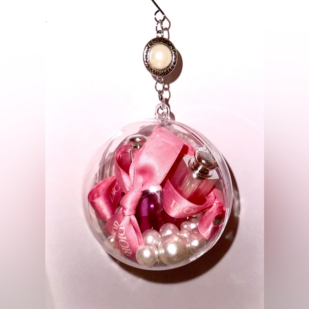 DIOR Lip-pies Ornament - Picture 5 of 8